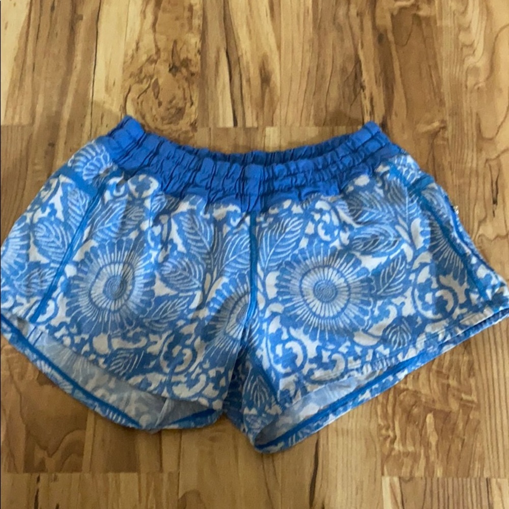 Women’s Lululemon Tracker Shorts size 8